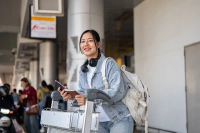Off‑Airport Pickups: Pros, Cons & How to Get There Cheaply