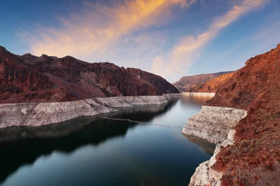 Lake Mead by Rental Car: Beaches, Marinas & Park Pass Basics