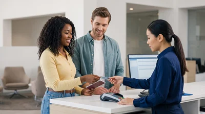 Verification of credit card validity for Hola car hire pick-up in California.